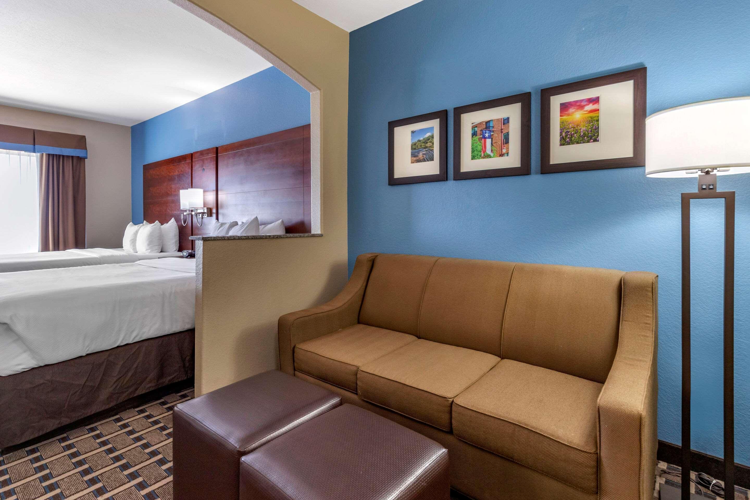 Comfort Suites Georgetown Exterior photo